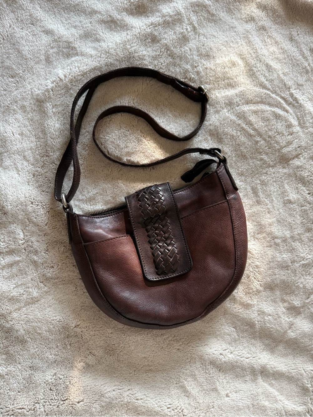 Vilenca Holland Brown Leather small Crossbody Bag - Classic Woven flap Accent